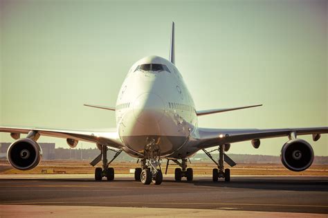 Booking Surge Prompts Lufthansa To Consider Short Haul 747-400 Flights