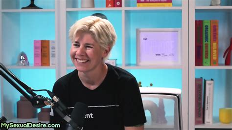 Solo Bigittted Babe Toying Her Pussy With Vibrator