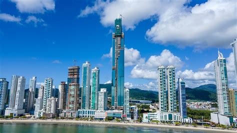 Torres De Balne Rio Cambori Disputam T Tulo De Maior Arranha C U Da