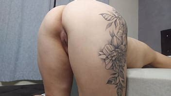 ESPOSA ENGAÑOSA SE FOLLA AL AMIGO DE su MARIDO mientras él se va XVIDEOS