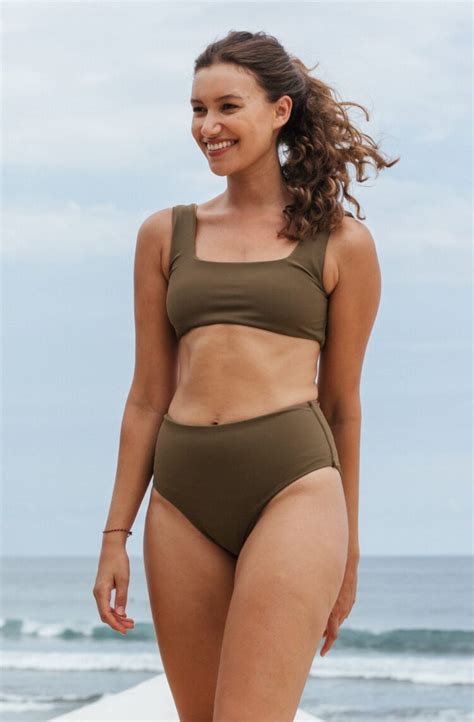 Hot Sexy Paris Kennedy Bikini Pics