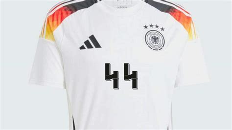 Hnelt Nazi Symbol Adidas Stoppt Verkauf Von Dfb Trikot Mit Der Nummer