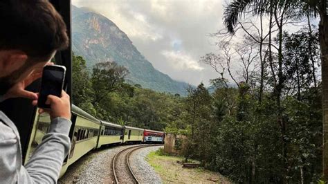 Passeio De Trem Entre Curitiba E Morretes Num Dos Trajetos Mais Lindos