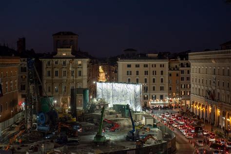 Arte Contemporanea Nel Cantiere Della Metro C In Piazza Venezia A Roma