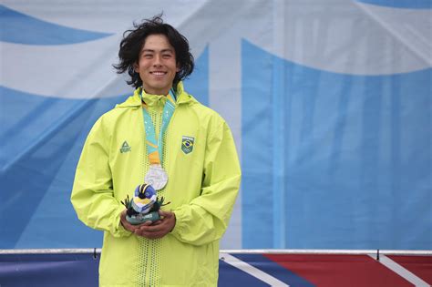 Augusto Akio El Skater Malabarista De Santiago 2023