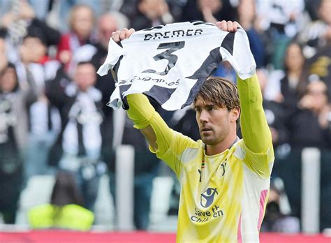 Picture Vlahovic Reacts To Juventus Draw Vs Cagliari With Explicit