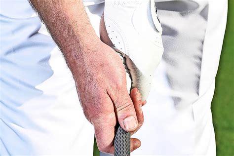 Step By Step Proper Golf Grip Tips To Master Golftal