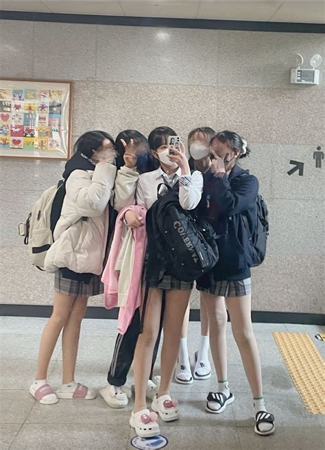 Asian Woman Asian Girl School Uniforms Women With Beautiful Legs Yu