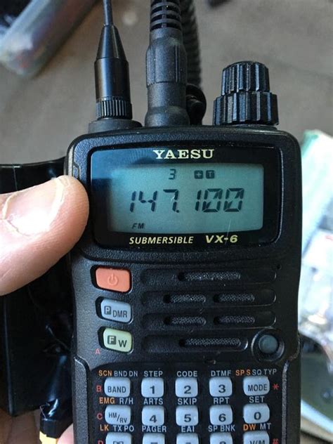 Yaesu VX 6R Review A Handheld Tri Band Ham Radio