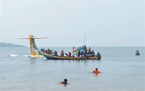 非洲坦桑尼亞小型客機墜湖 至少19人死亡 時事台 香港高登討論區