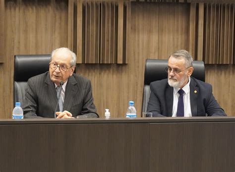 Presidente Da Amagis Participa Do Lan Amento Da Revista Ejef