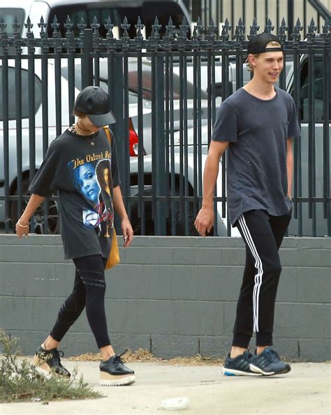 VANESSA HUDGENS and Austin Butler Out in Los Angeles 09/20/2016 ...