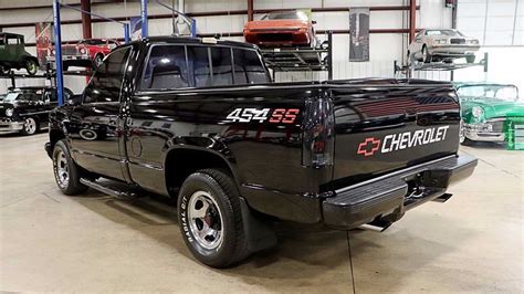 1990 Chevy 1500 454 SS Represents 90s Performance Truck Culture | Motorious