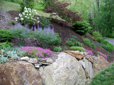 17 Hillside Landscaping Ideas To Beautify Your Hillside Yard In 2022 Artofit