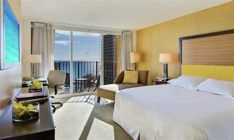 Rooms & Suites | Hilton Waikiki Beach Kuhio