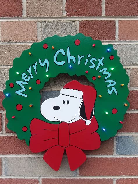 Handmade Wooden Snoopy Christmas Wreath with Indoor/Outdoor | Etsy