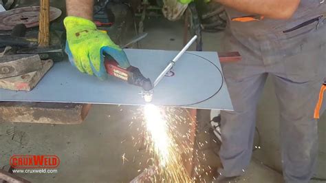 Using A Hand Held Plasma Cutter Youtube