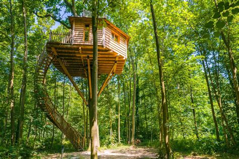 Les Cabanes des Grands Chênes Fédération des Parcs naturels régionaux