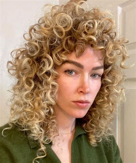 30 Wolf Cuts For Curly Hair To Sport In 2025