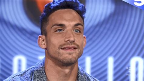 Ancora Insulti Al Grande Fratello Matteo Gentili Mostra Unaltra