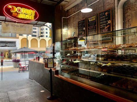 Los Angeles Landmarks: Historic Grand Central Market - Metropolitan Molly