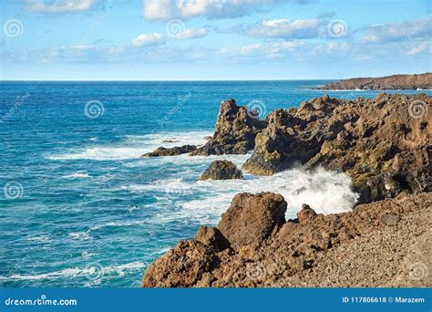 兰萨罗特岛海岛美好的风景 库存照片 图片 包括有 小珠靠岸的 休闲 次幂 本质 云角 金丝雀 117806618