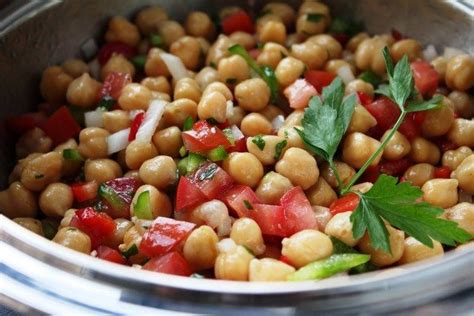 Nohut salatası tarifi Nohut salatası nasıl yapılır Nohut salatası