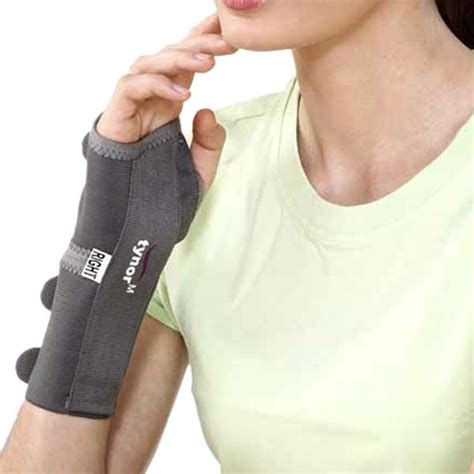 Buy Tynor Elastic Wrist Splint Right M E 01 Online At Best Price