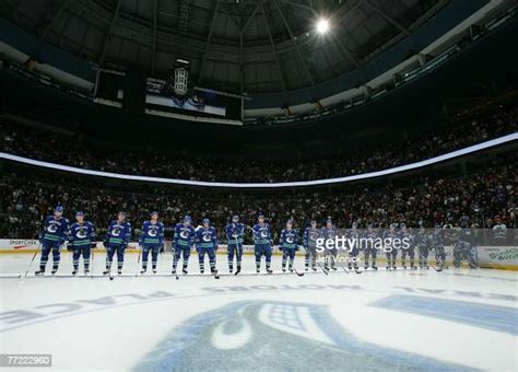 Vancouver Canucks Team Photo Photos and Premium High Res Pictures ...