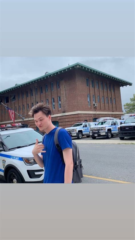 Пин от пользователя кто на доске Питерская туса