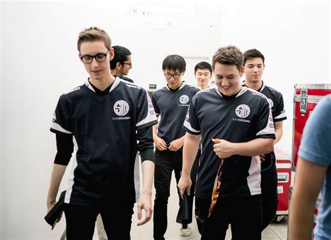 Doublelift reunites 2016 TSM roster for fans hit by coronavirus - WIN.gg