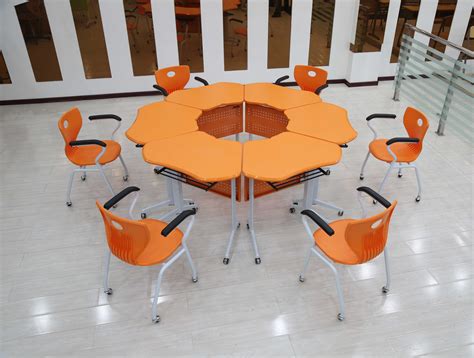 Стол трапеция для коворкинга 83 фото