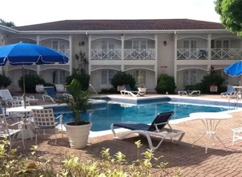 Hotel Four Seasons - Kingston, Jamaica - Contact Number, Email Address