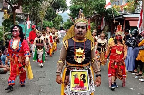 Senam Tera Indonesia (STI) Trenggalek Ikuti Trenggalek Culture Carnival ...