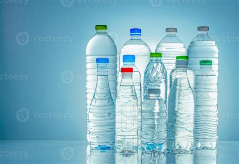 Set Of Transparent Plastic Water Bottle With Blank Label Clear Water