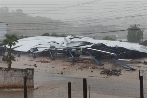 Chuva Derruba Quadra Danifica Escola E Mais De Casas Em Concei O