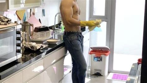 Naked Domestic Cleaner Fastiko Au