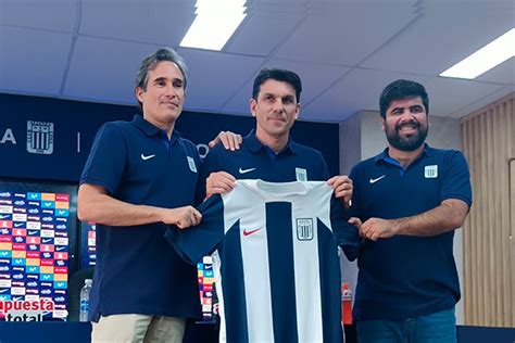 Mauricio Larriera Fue Presentado Oficialmente Como Dt De Alianza Lima