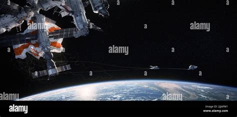 SANDRA BULLOCK, GEORGE CLOONEY, GRAVITY, 2013 Stock Photo - Alamy