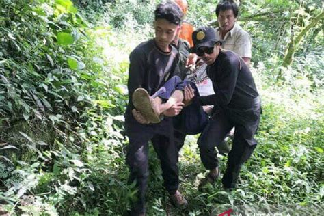 Tim Sar Gabungan Evakuasi Peziarah Tersesat Di Gunung Salak Antara News