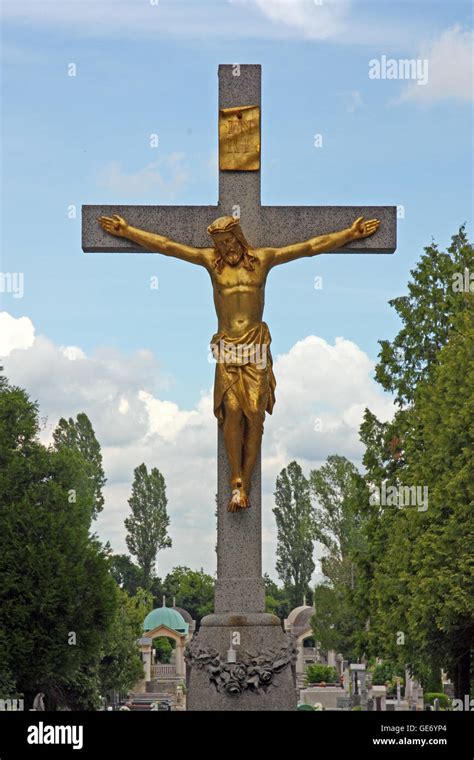 Jesus Christ crucified symbol of God's eternal love Stock Photo - Alamy