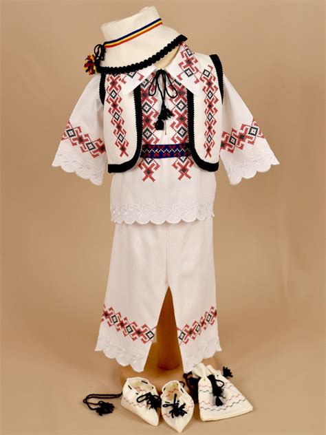 Trusouri Botez - Hainute Botez - Costume Populare Botez - Deco Artis