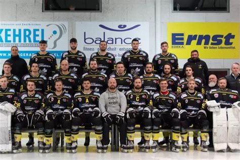 EHC Zweibrücken legt mit Regionalliga Titel Bilderbuch Saison hin