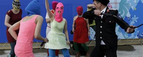 Il Video Delle Pussy Riot Picchiate Dai Cosacchi Il Post