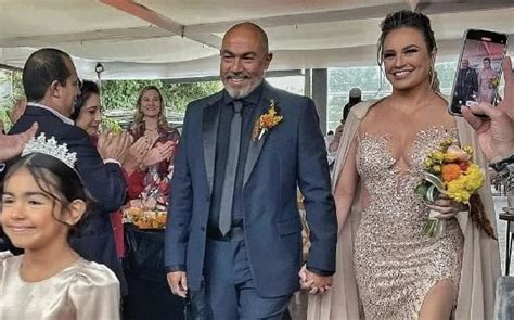 María José celebra su boda de porcelana y termina llorando