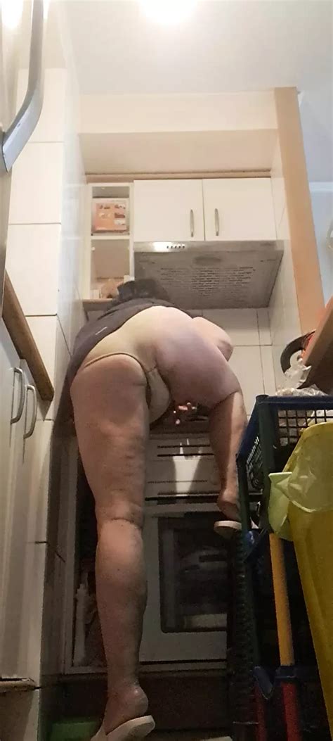 In The Kitchen Relaxed Supported On Her Back Amateur Porn Feat Monse Xhamster