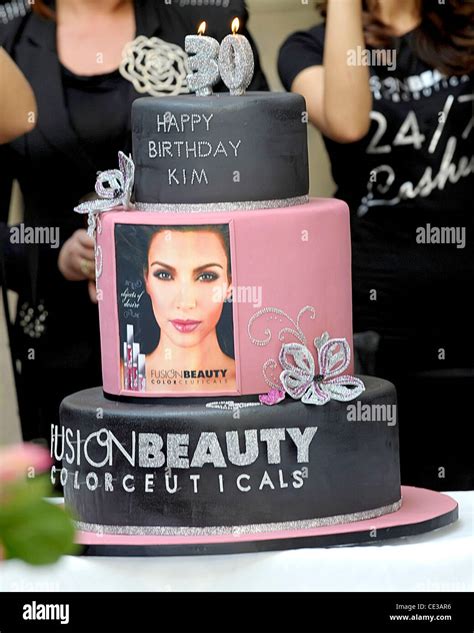 Kim Kardashian's 30th birthday cake, that was presented during her ...