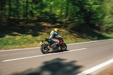 Hyper Naked Bike Vergleich KTM Super Duke R