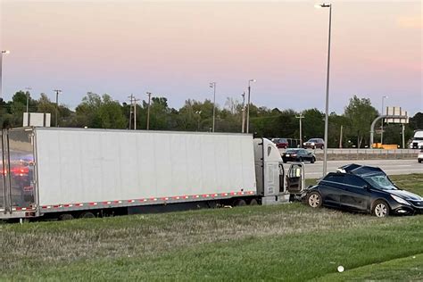 1 Dead 2 Injured After Multi Vehicle Crash On I 40 In Yukon