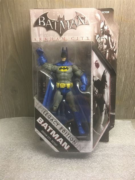 Legacy Edition Arkham City Batsuit BATMAN Collector Figure DC Universe